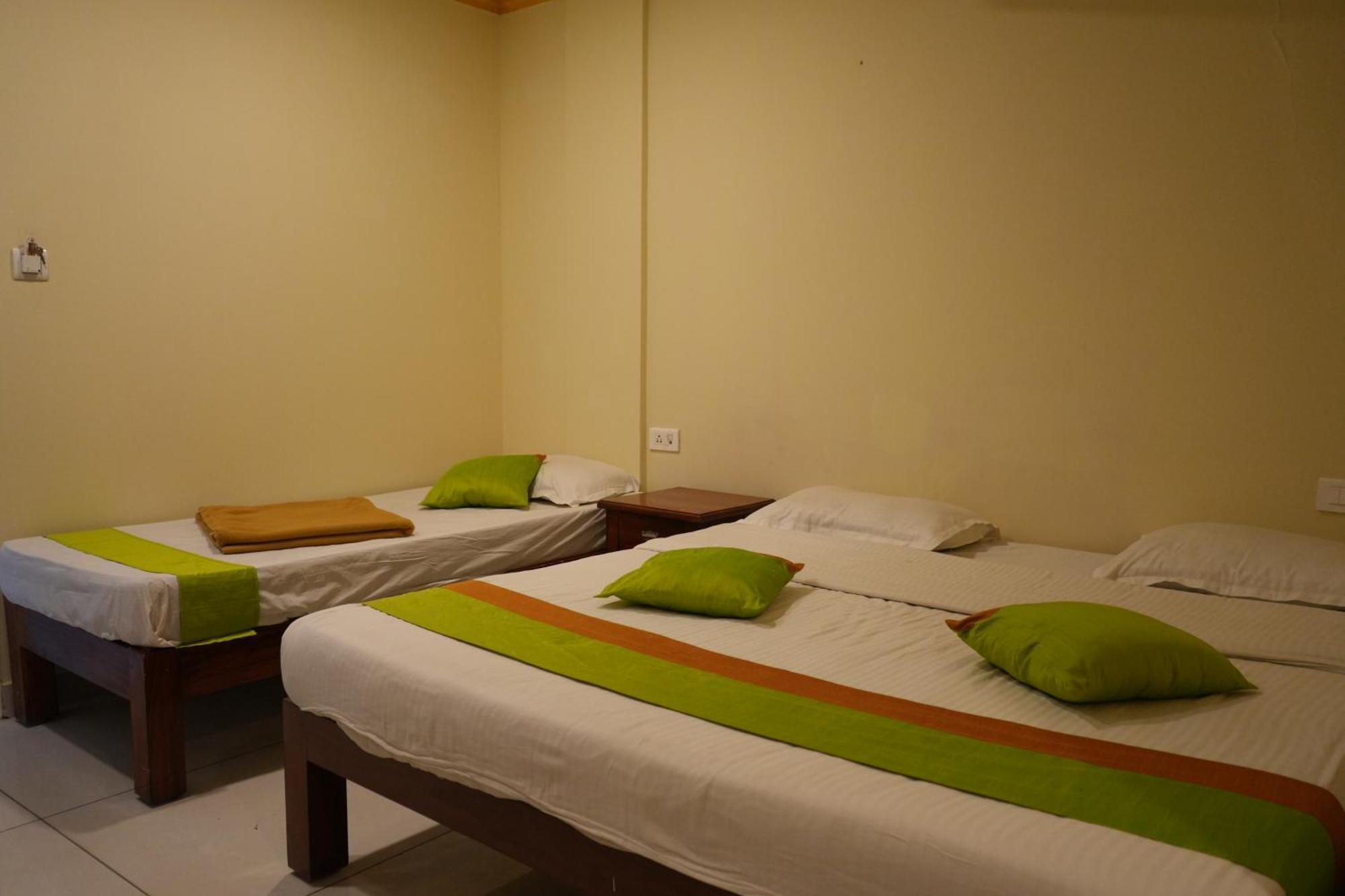 Coorg Inn Kushalnagar Exterior photo